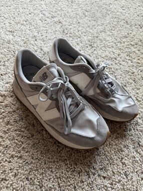 New Balance NWOT Light Gray and White Retro Runner Sneakers Size W 8.5
